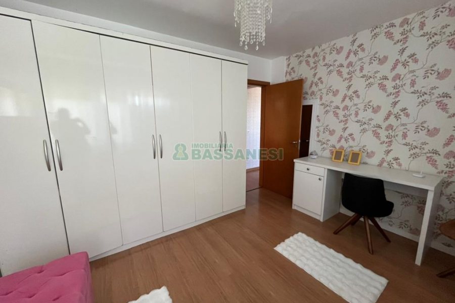 Apto Mobiliado com 63m², 2 dormitórios, 1 vaga, no bairro Petrópolis em Caxias do Sul para Alugar