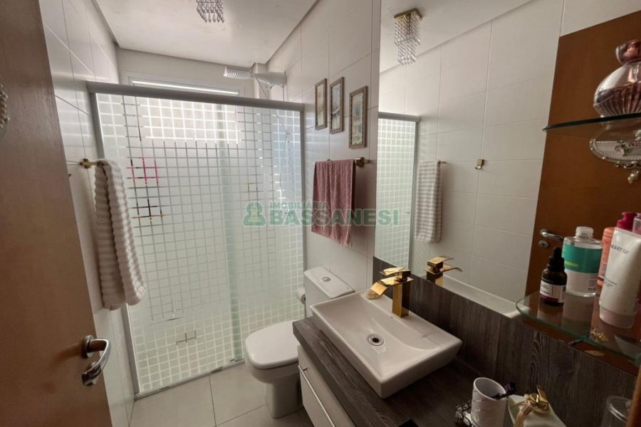 Apto Mobiliado com 63m², 2 dormitórios, 1 vaga, no bairro Petrópolis em Caxias do Sul para Alugar