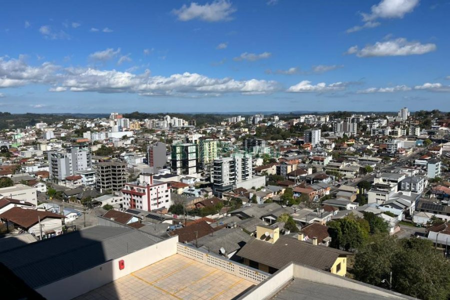 Apto Mobiliado com 63m², 2 dormitórios, 1 vaga, no bairro Petrópolis em Caxias do Sul para Alugar