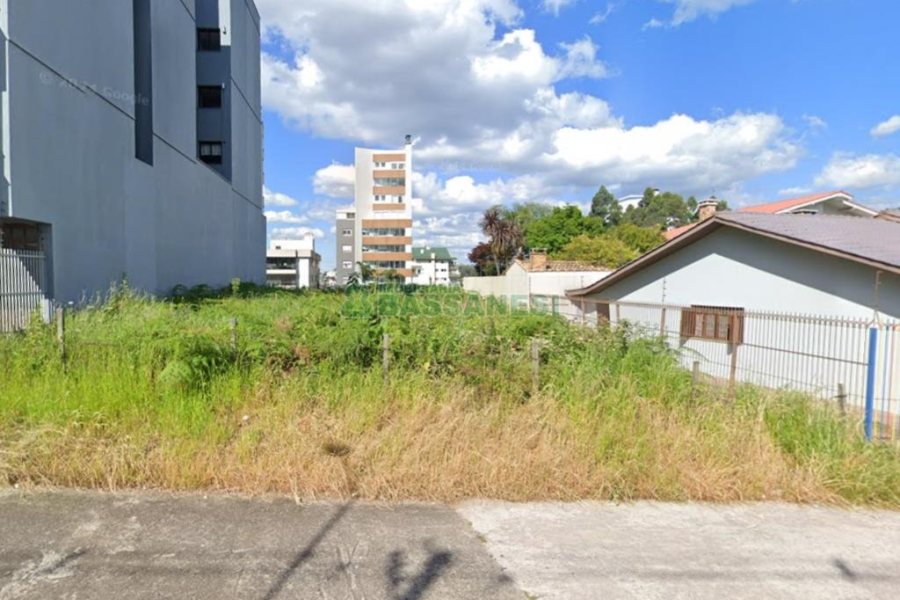 Terreno com 420m², no bairro Sanvitto em Caxias do Sul para Comprar