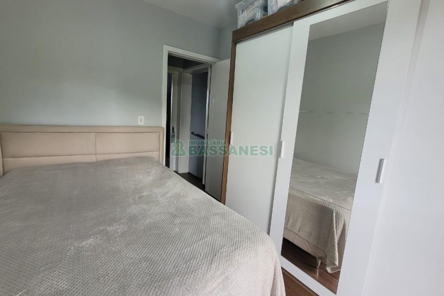 Sobrado Mobiliado com 70m², 2 dormitórios, 1 vaga, no bairro Salgado Filho em Caxias do Sul para Alugar