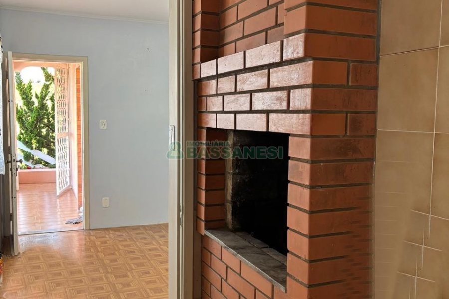 Casa com 165m², 3 dormitórios, 2 vagas, no bairro Cinqüentenário em Caxias do Sul para Comprar