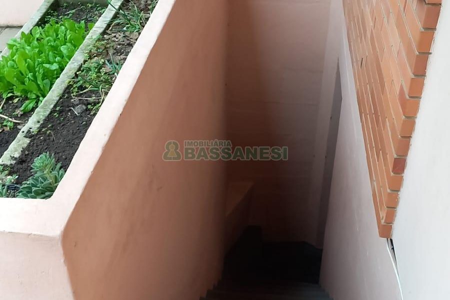 Casa com 165m², 3 dormitórios, 2 vagas, no bairro Cinqüentenário em Caxias do Sul para Comprar
