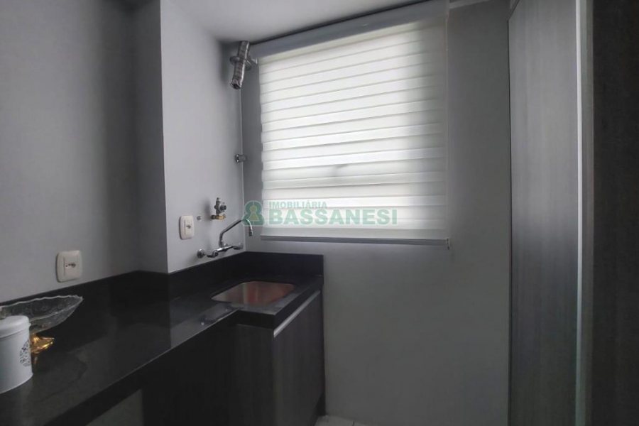 Apto Mobiliado com 60m², 2 dormitórios, 1 vaga, no bairro São Pelegrino em Caxias do Sul para Alugar