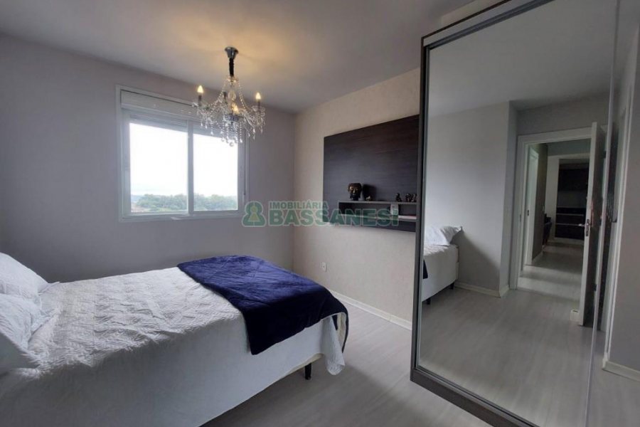 Apto Mobiliado com 60m², 2 dormitórios, 1 vaga, no bairro São Pelegrino em Caxias do Sul para Alugar