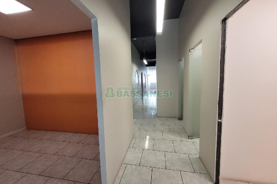 Predio com 370m², no bairro São Pelegrino em Caxias do Sul para Alugar