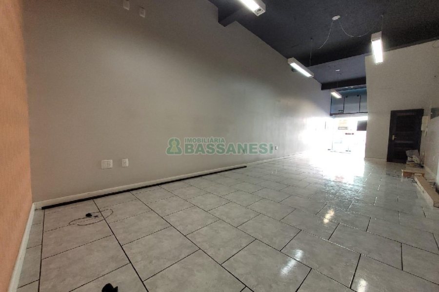 Predio com 370m², no bairro São Pelegrino em Caxias do Sul para Alugar