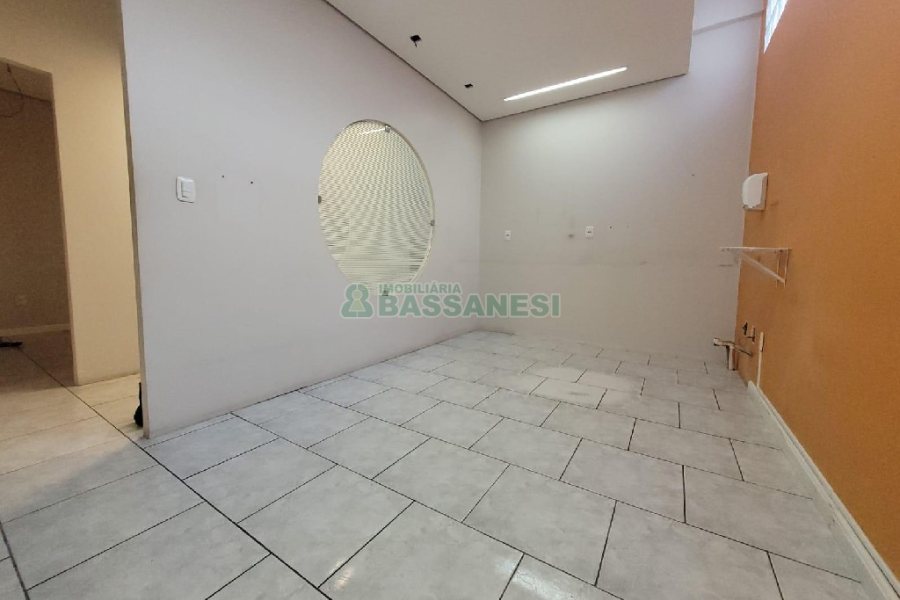 Predio com 370m², no bairro São Pelegrino em Caxias do Sul para Alugar