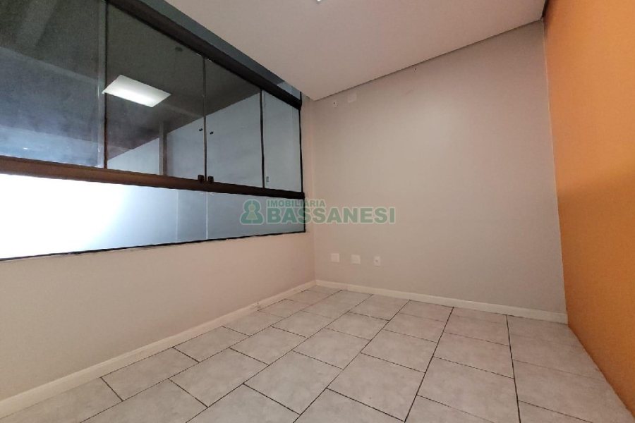 Predio com 370m², no bairro São Pelegrino em Caxias do Sul para Alugar