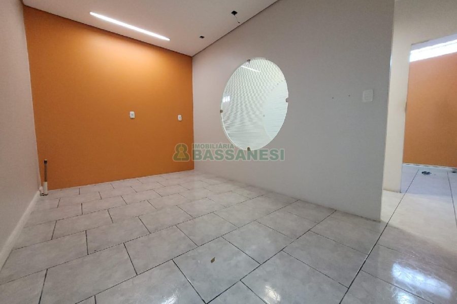 Predio com 370m², no bairro São Pelegrino em Caxias do Sul para Alugar