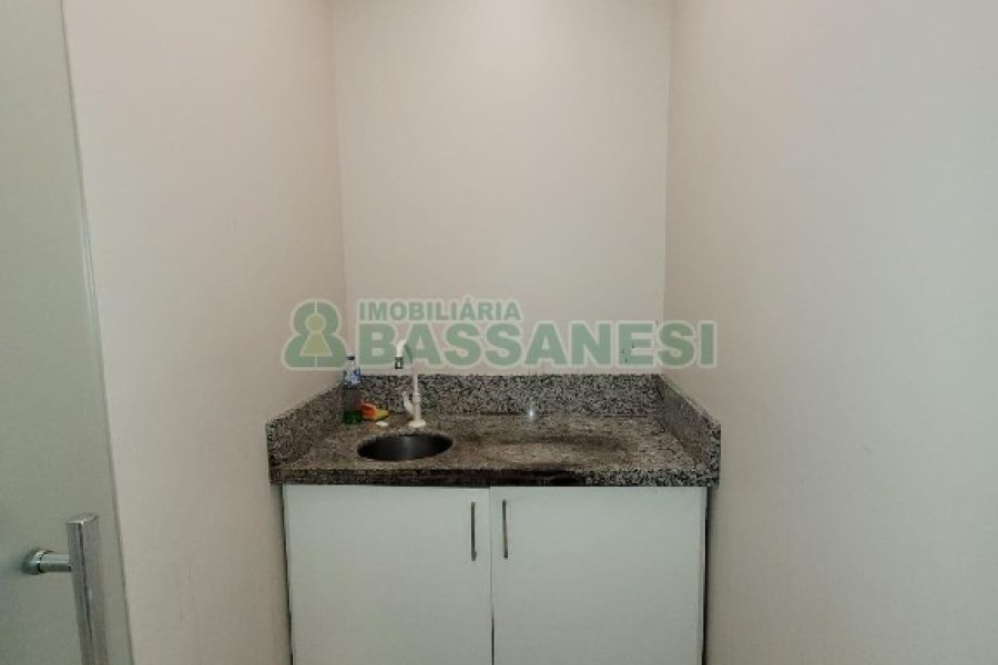 Predio com 370m², no bairro São Pelegrino em Caxias do Sul para Alugar