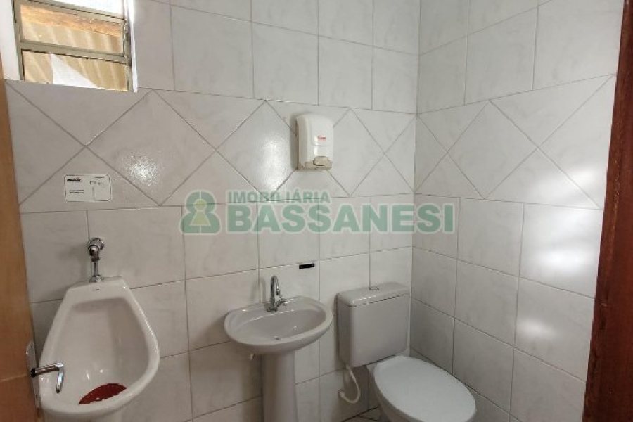Predio com 370m², no bairro São Pelegrino em Caxias do Sul para Alugar