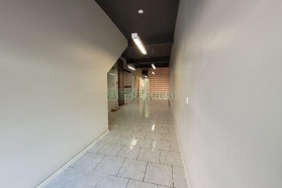 Predio com 370m², no bairro São Pelegrino em Caxias do Sul para Alugar