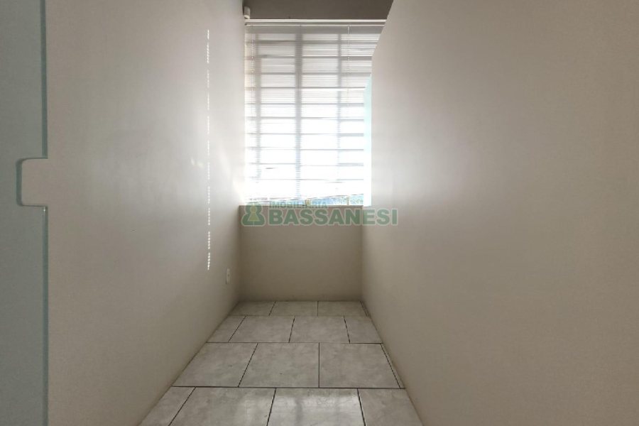 Predio com 370m², no bairro São Pelegrino em Caxias do Sul para Alugar