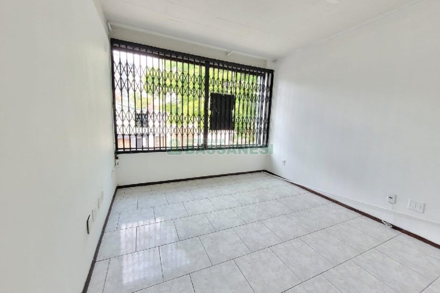 Predio com 370m², no bairro São Pelegrino em Caxias do Sul para Alugar