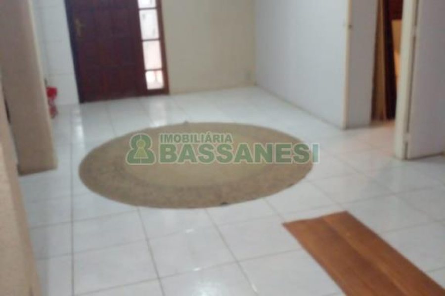 Casa com 140m², 4 dormitórios, 2 vagas, no bairro Petrópolis em Caxias do Sul para Comprar