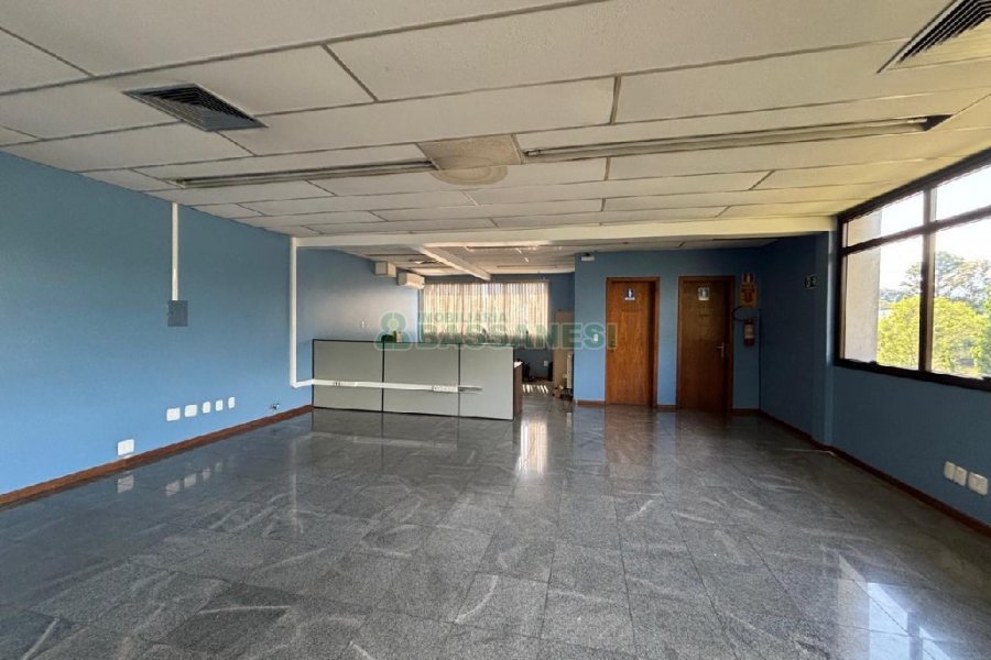 Pavilhão com 1467m², no bairro Distrito Industrial em Caxias do Sul para Alugar