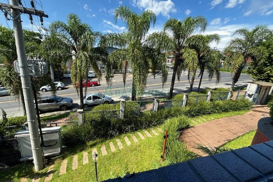 Pavilhão com 1467m², no bairro Distrito Industrial em Caxias do Sul para Alugar