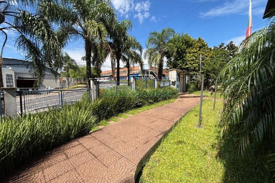 Pavilhão com 3078m², no bairro Distrito Industrial em Caxias do Sul para Alugar