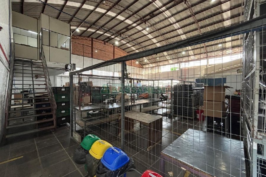 Pavilhão com 3078m², no bairro Distrito Industrial em Caxias do Sul para Alugar