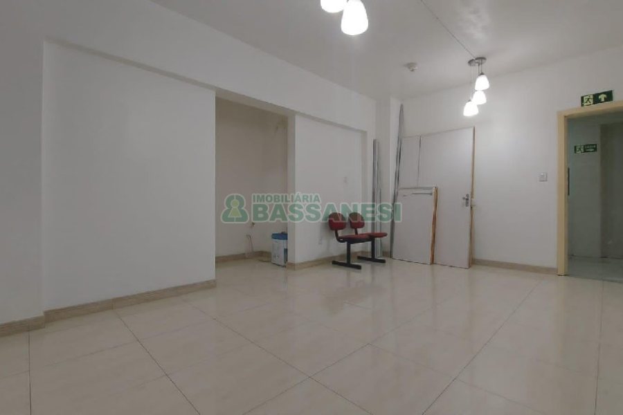 Sala com 66m², no bairro Centro em Caxias do Sul para Comprar
