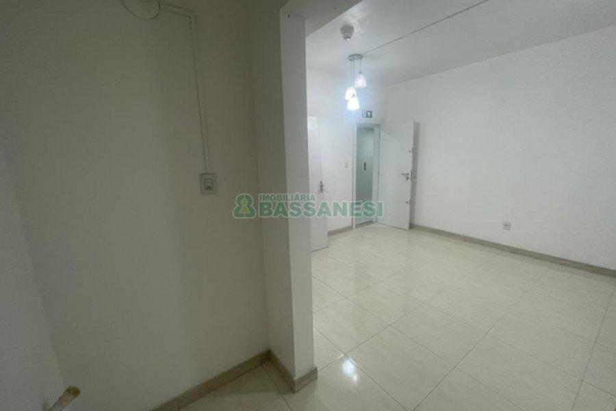 Sala com 50m², no bairro Centro em Caxias do Sul para Comprar