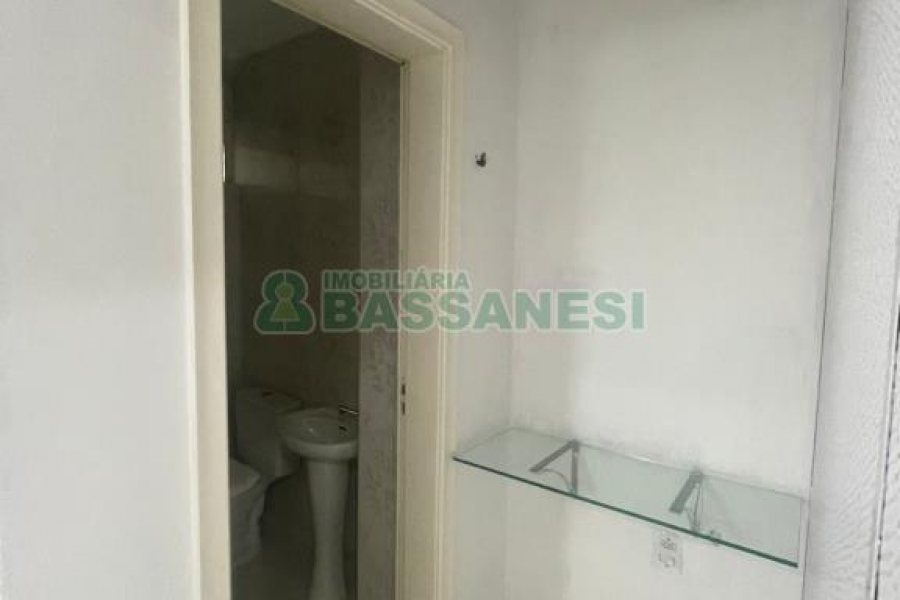 Sala com 50m², no bairro Centro em Caxias do Sul para Comprar