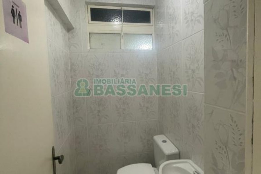 Sala com 50m², no bairro Centro em Caxias do Sul para Comprar