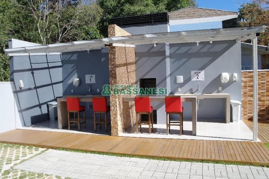 Apto Mobiliado com 30m², 1 dormitório, 1 vaga, no bairro Petrópolis em Caxias do Sul para Alugar
