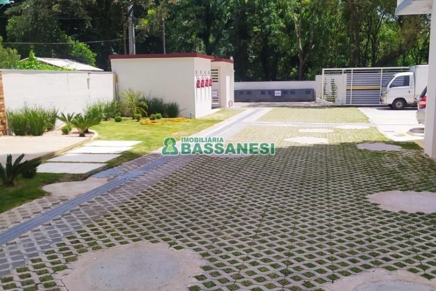 Apto Mobiliado com 30m², 1 dormitório, 1 vaga, no bairro Petrópolis em Caxias do Sul para Alugar