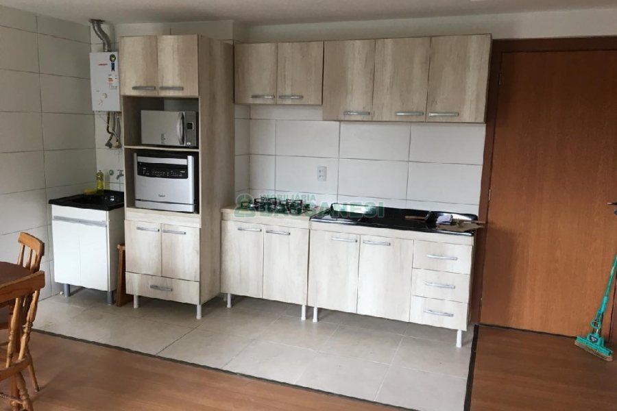 Apto Mobiliado com 30m², 1 dormitório, 1 vaga, no bairro Petrópolis em Caxias do Sul para Alugar