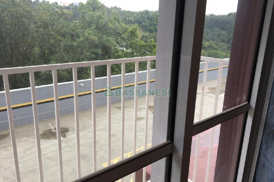 Apto Mobiliado com 30m², 1 dormitório, 1 vaga, no bairro Petrópolis em Caxias do Sul para Alugar