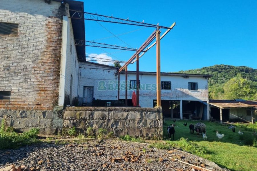 Chácara com 38600m², no bairro Fazenda Souza em Caxias do Sul para Comprar