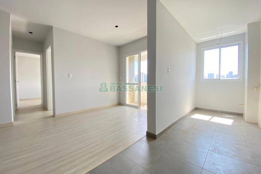 Apartamento com 55m², 2 dormitórios, 1 vaga, no bairro Panazzolo em Caxias do Sul para Comprar