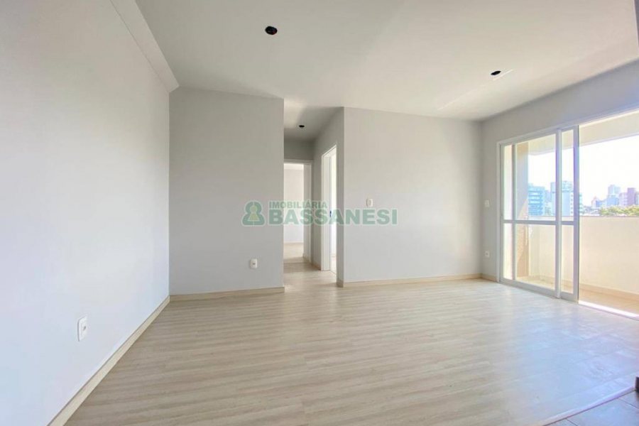 Apartamento com 55m², 2 dormitórios, 1 vaga, no bairro Panazzolo em Caxias do Sul para Comprar