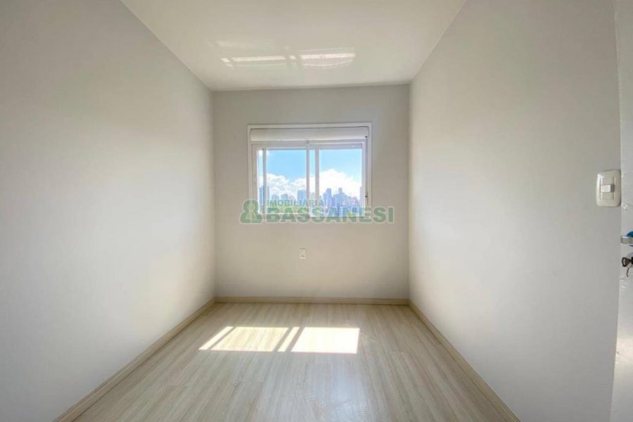 Apartamento com 55m², 2 dormitórios, 1 vaga, no bairro Panazzolo em Caxias do Sul para Comprar