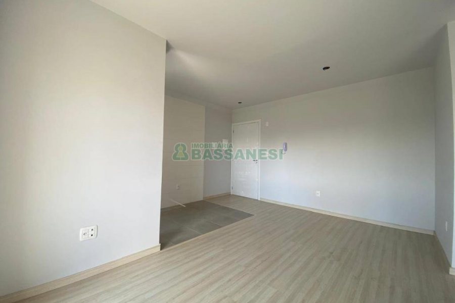 Apartamento com 55m², 2 dormitórios, 1 vaga, no bairro Panazzolo em Caxias do Sul para Comprar