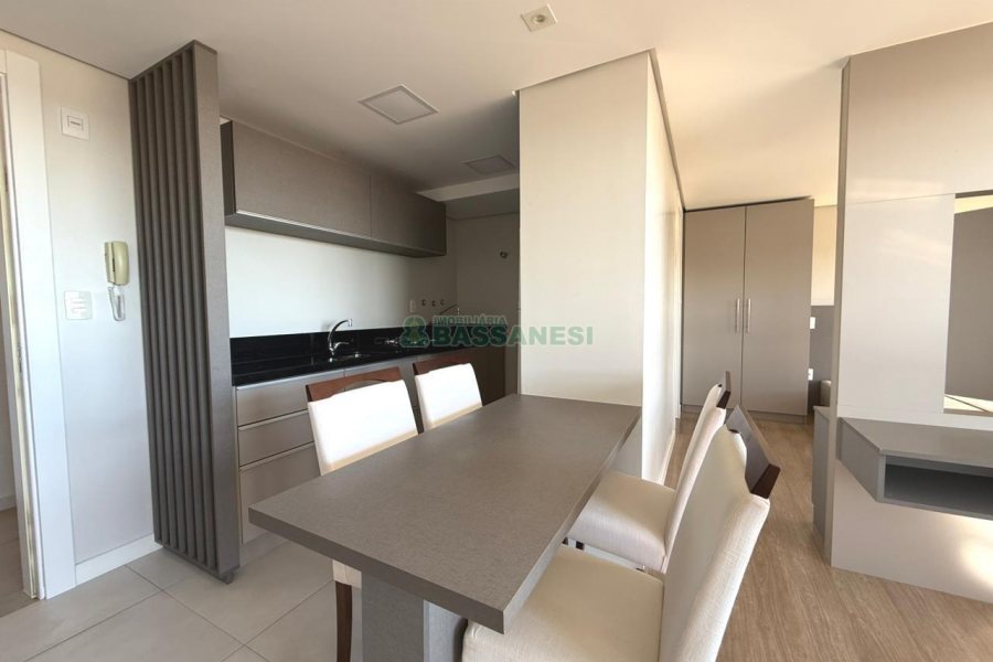 Apto Mobiliado com 40m², 1 dormitório, 1 vaga, no bairro Sanvitto em Caxias do Sul para Alugar