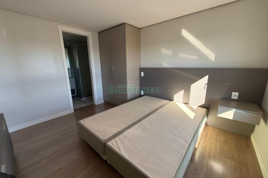 Apto Mobiliado com 40m², 1 dormitório, 1 vaga, no bairro Sanvitto em Caxias do Sul para Alugar