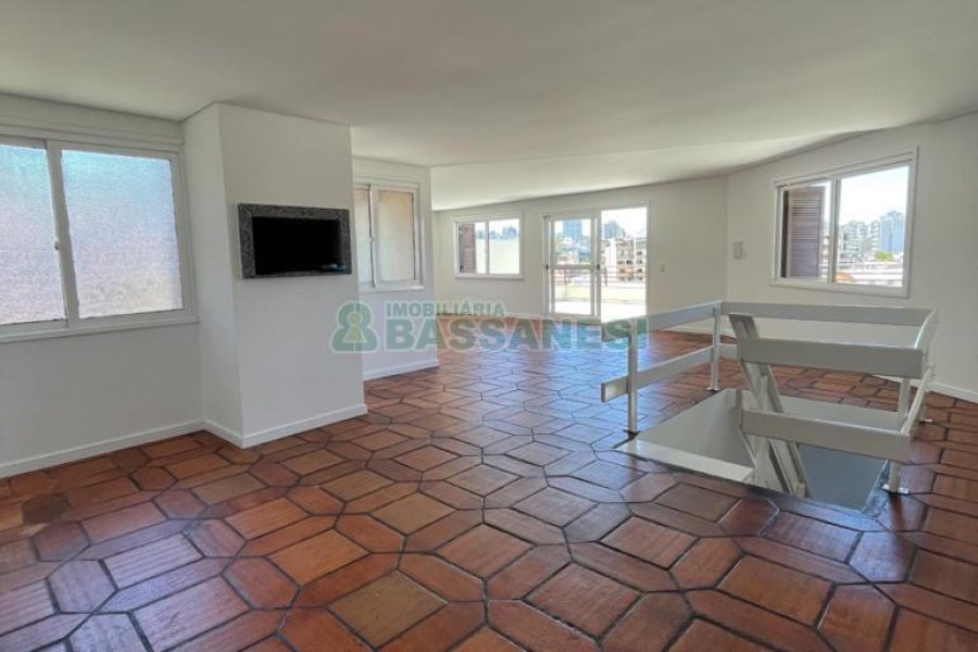 Apto/Cobertura com 210m², 3 dormitórios, 1 vaga, no bairro Santa Catarina em Caxias do Sul para Comprar