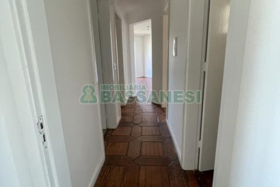 Apto/Cobertura com 210m², 3 dormitórios, 1 vaga, no bairro Santa Catarina em Caxias do Sul para Comprar