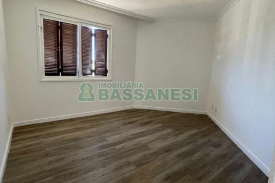 Apto/Cobertura com 210m², 3 dormitórios, 1 vaga, no bairro Santa Catarina em Caxias do Sul para Comprar
