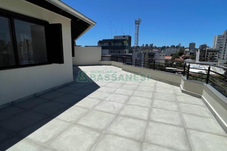 Apto/Cobertura com 210m², 3 dormitórios, 1 vaga, no bairro Santa Catarina em Caxias do Sul para Comprar