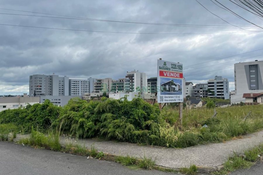 Loja com 1769m², 28 vagas, no bairro Sanvitto em Caxias do Sul para Alugar ou Comprar