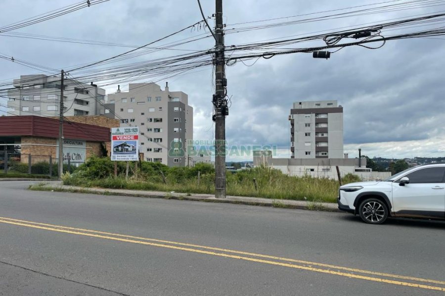 Loja com 1769m², 28 vagas, no bairro Sanvitto em Caxias do Sul para Alugar ou Comprar