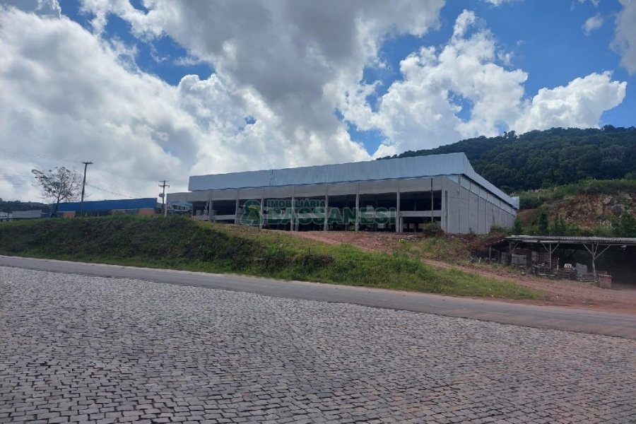 Pavilhão com 4300m², no bairro Jardim das Hortências em Caxias do Sul para Alugar