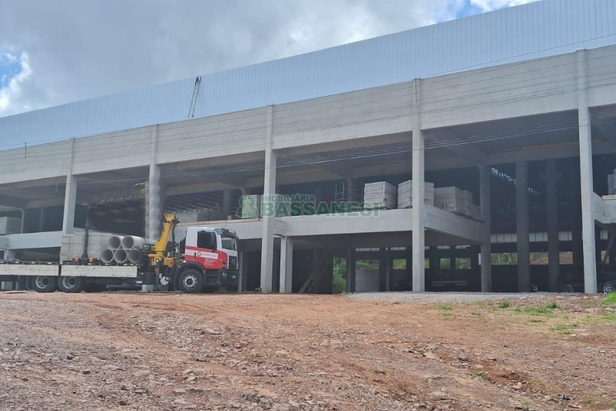 Pavilhão com 4300m², no bairro Jardim das Hortências em Caxias do Sul para Alugar