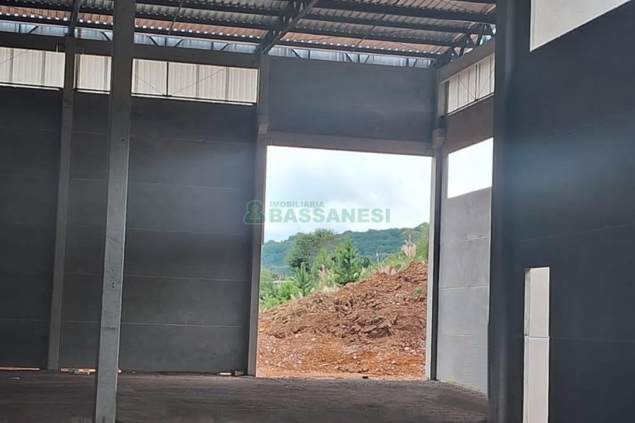 Pavilhão com 4300m², no bairro Jardim das Hortências em Caxias do Sul para Alugar