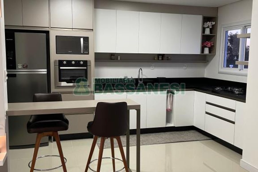 Apartamento com 88m², 2 dormitórios, 2 vagas, no bairro Vinhedos em Caxias do Sul para Comprar