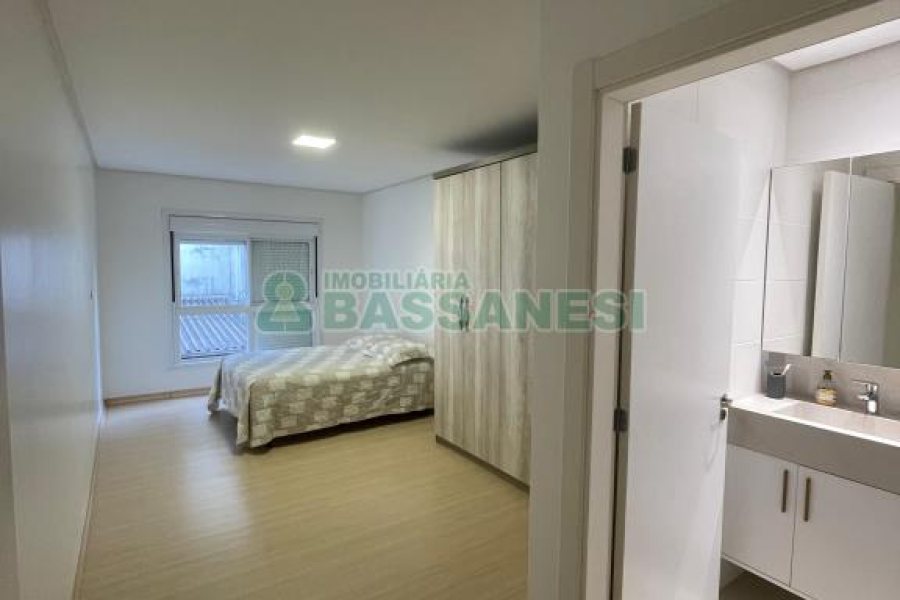 Apartamento com 88m², 2 dormitórios, 2 vagas, no bairro Vinhedos em Caxias do Sul para Comprar